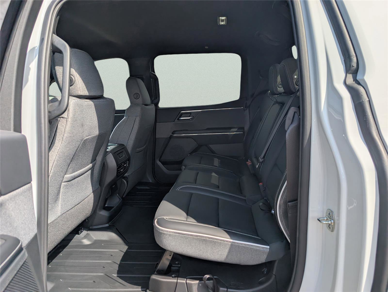 New 2026 GMC Sierra EV Elevation w/ Premium Package image 29