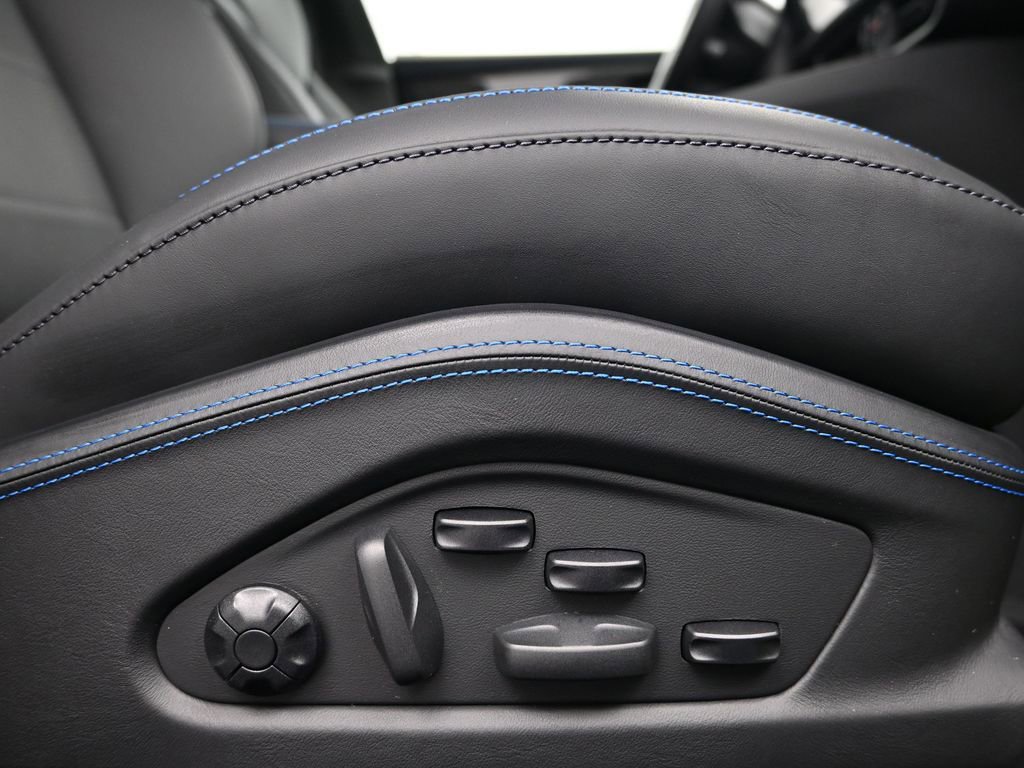 New 2026 Porsche Macan Turbo Electric image 15