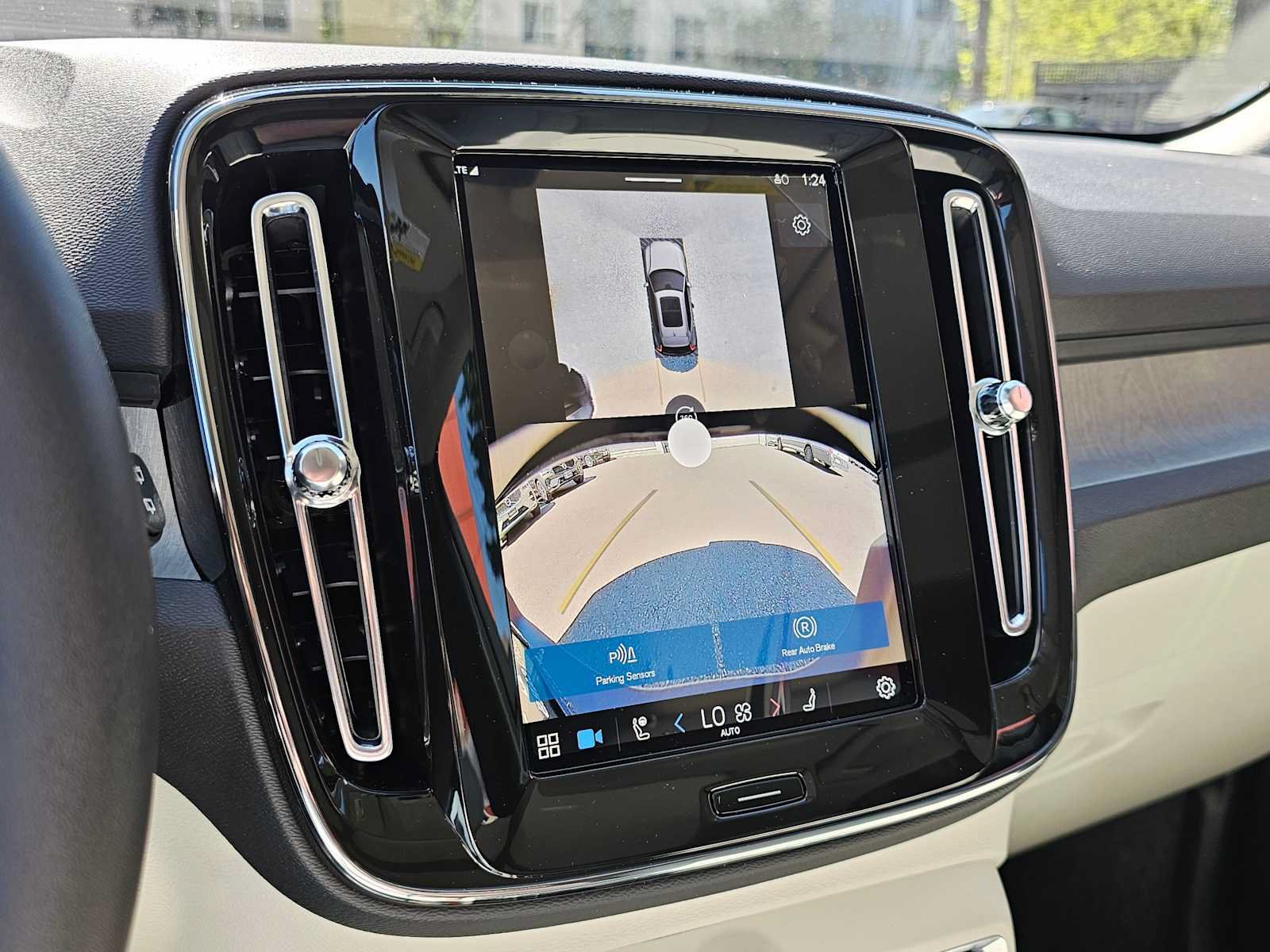 New 2025 Volvo XC40 B5 Ultra w/ Climate Package AWD/4WD image 23