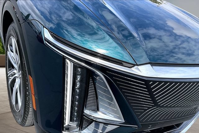 Used 2024 Cadillac Lyriq Luxury w/ LPO, Floor Liner Package AWD/4WD image 32