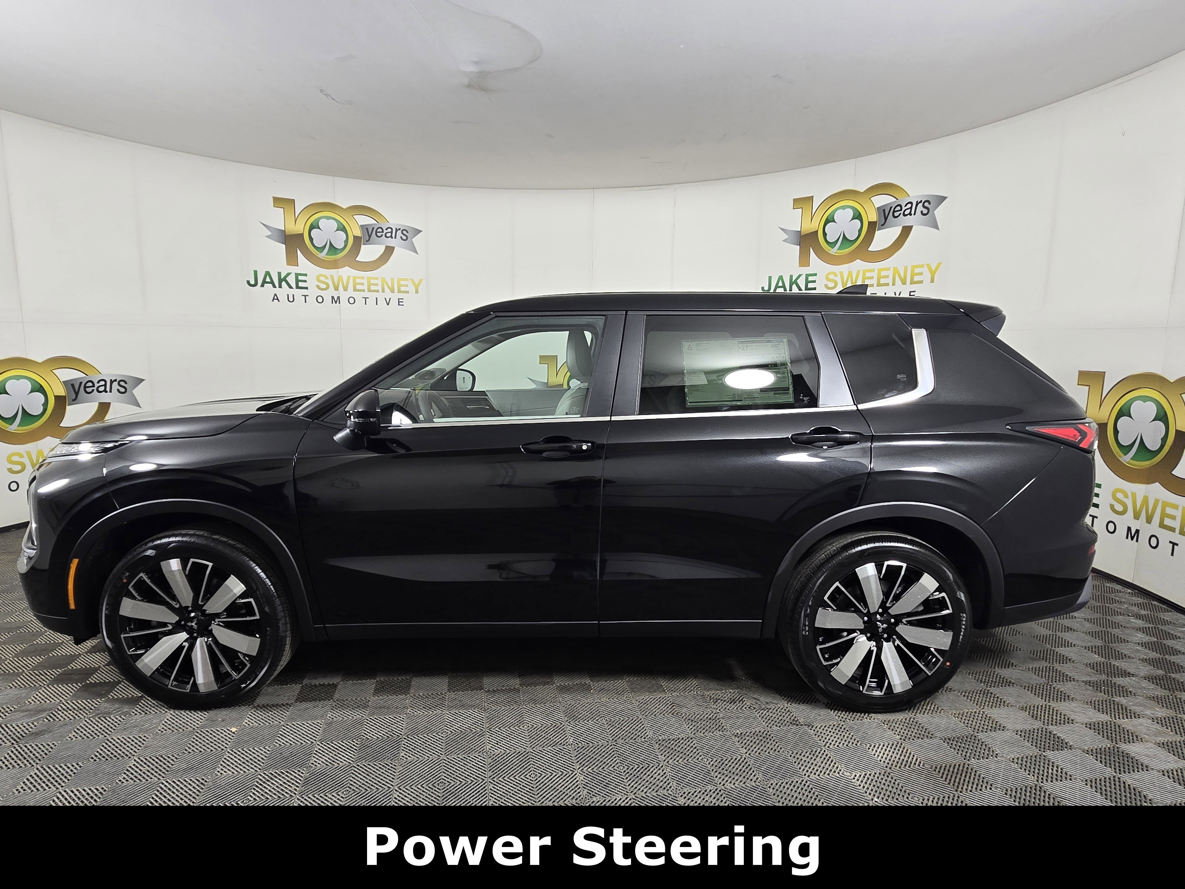 New 2026 Mitsubishi Outlander SE image 4