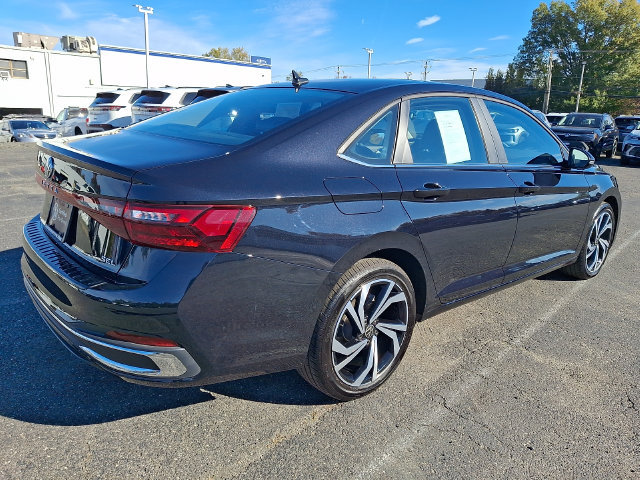 Used 2026 Volkswagen Jetta SEL FWD image 6