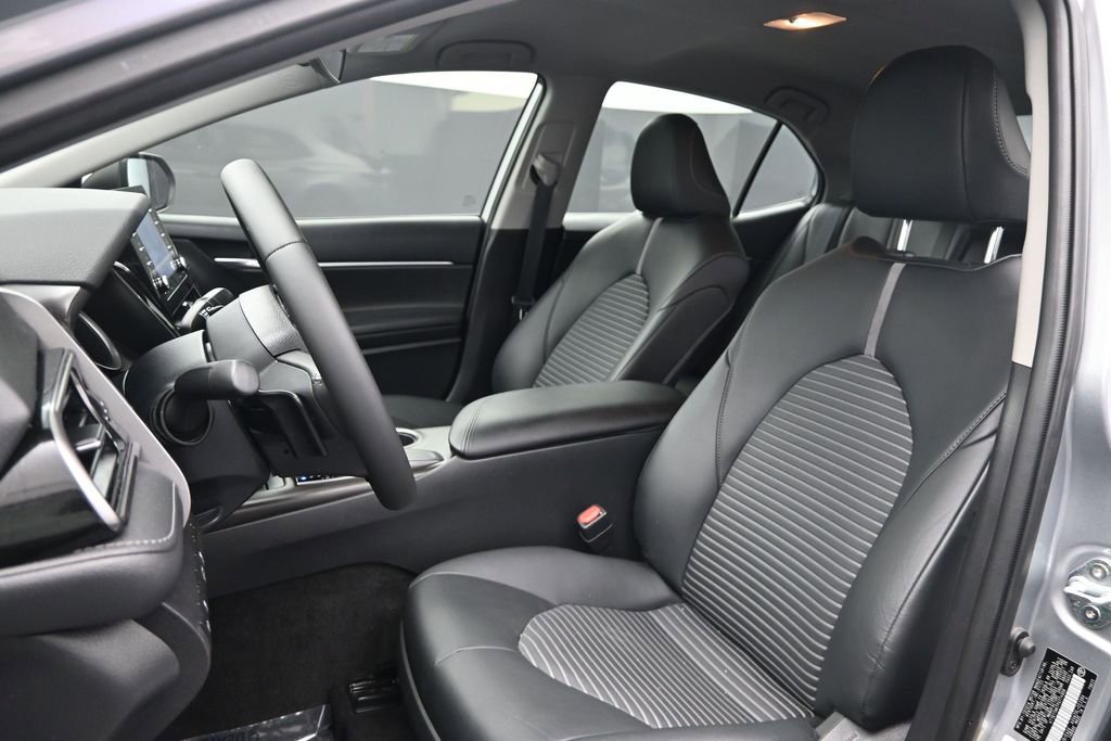Used 2023 Toyota Camry SE FWD image 16