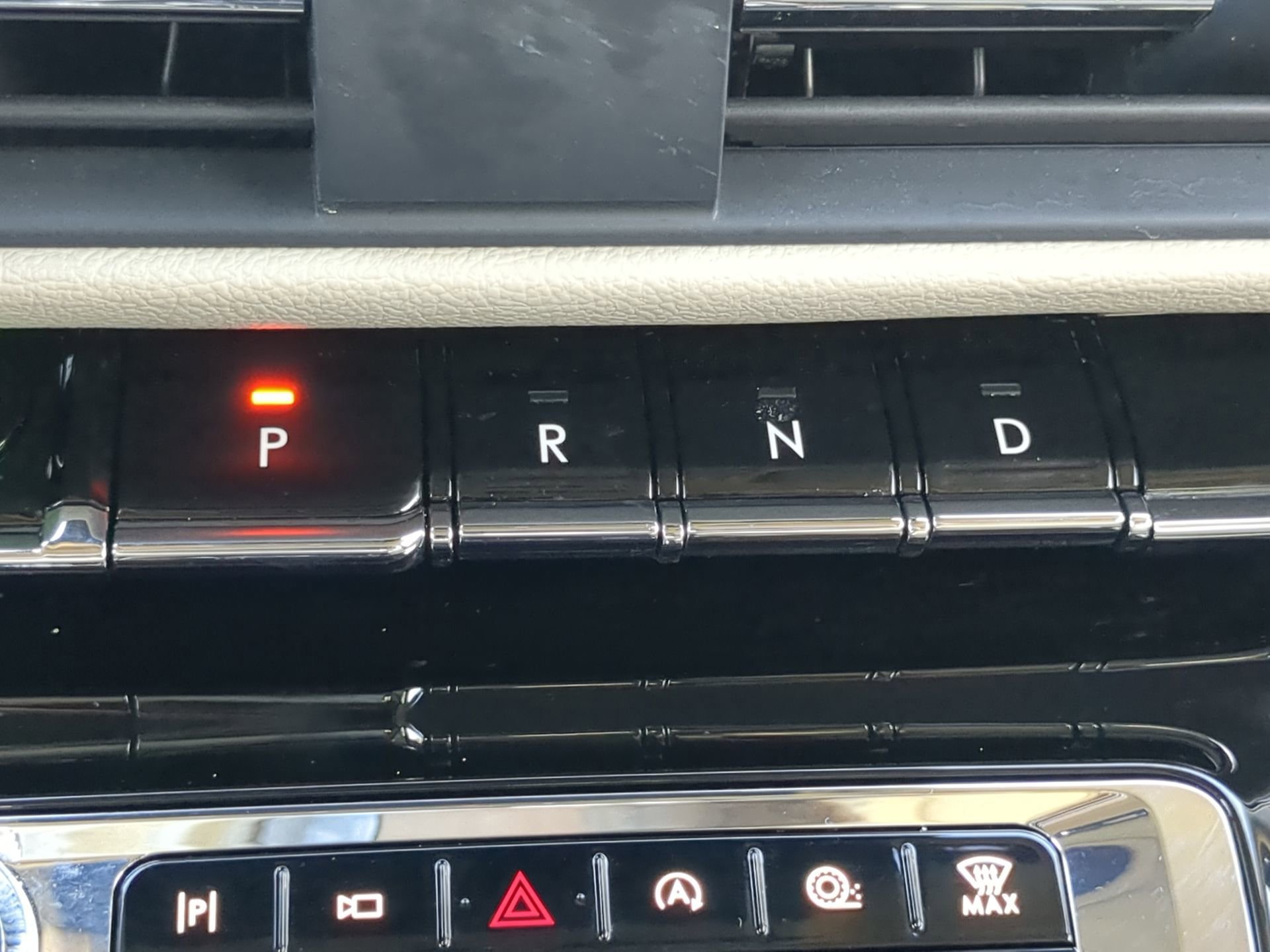 Used 2025 Lincoln Corsair FWD image 55