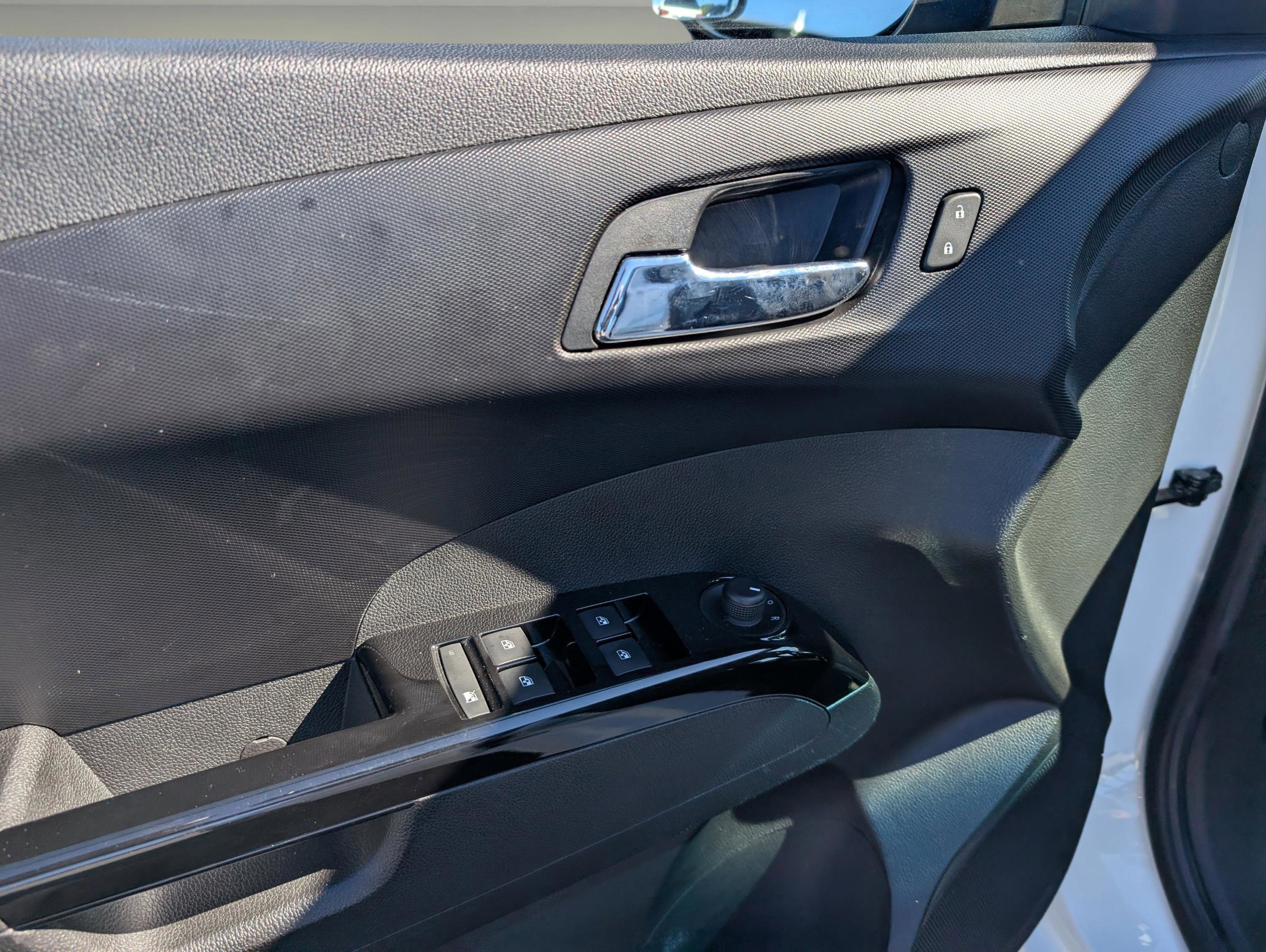 Used 2018 Chevrolet Sonic LT w/ RS Package image 9