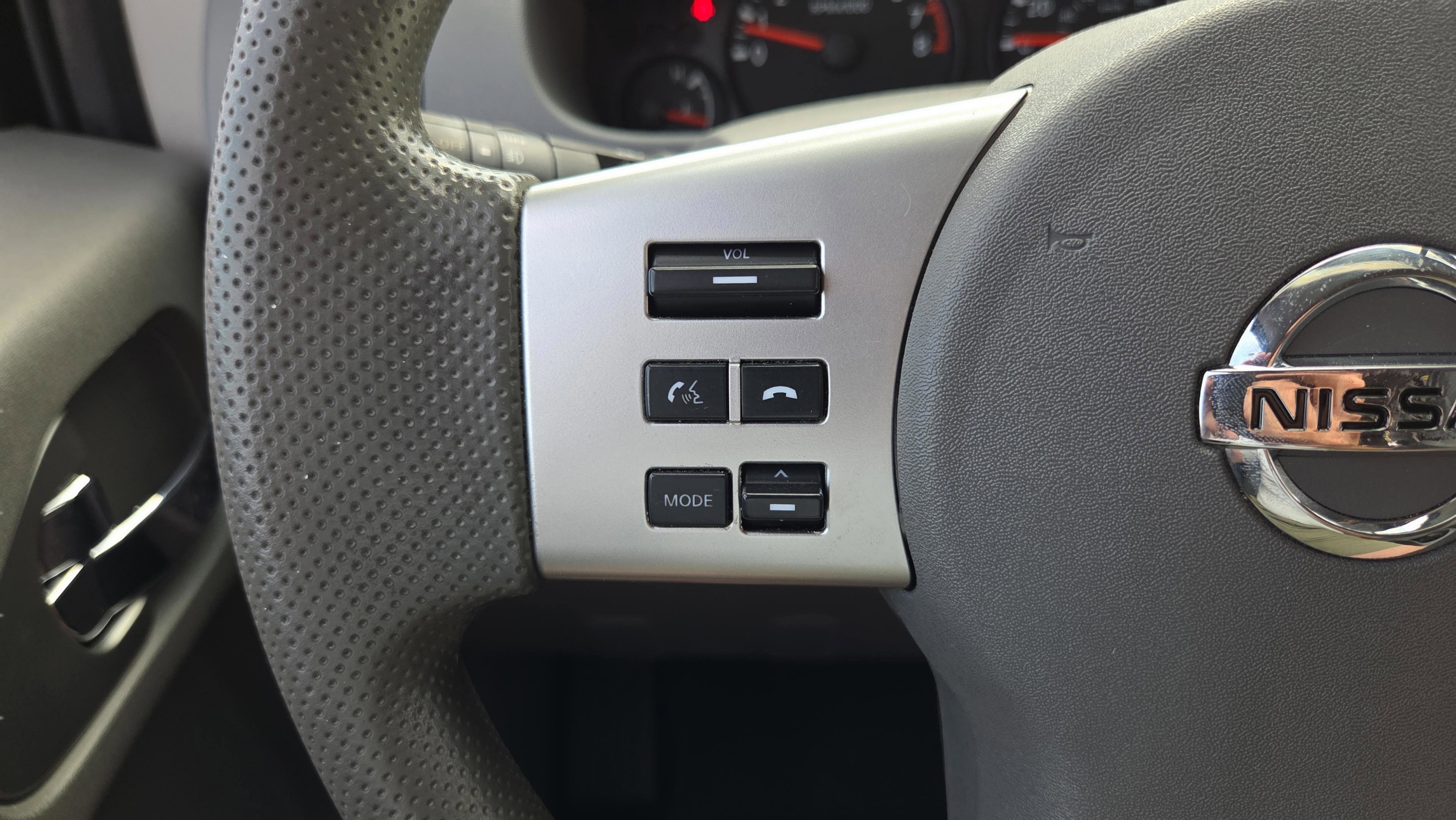 Used 2020 Nissan Frontier SV w/ Midnight Edition Floor Mats RWD image 27