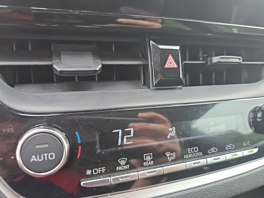 Used 2025 Toyota Corolla LE FWD image 17