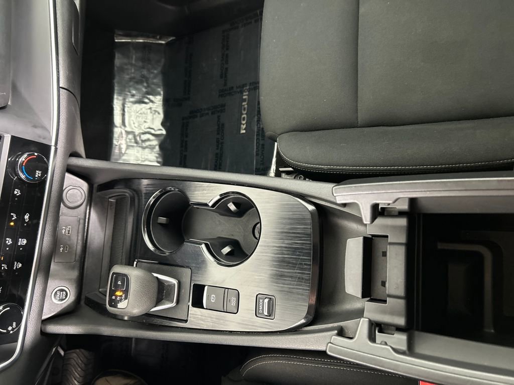 Used 2023 Nissan Rogue S image 14