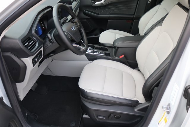 New 2025 Ford Escape SE image 10