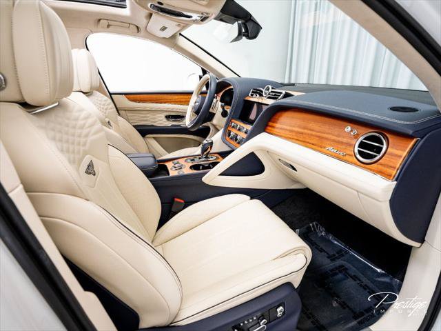 Used 2024 Bentley Bentayga AWD/4WD image 40