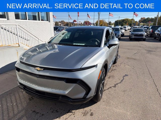 Used 2025 Chevrolet Equinox EV LT FWD image 2