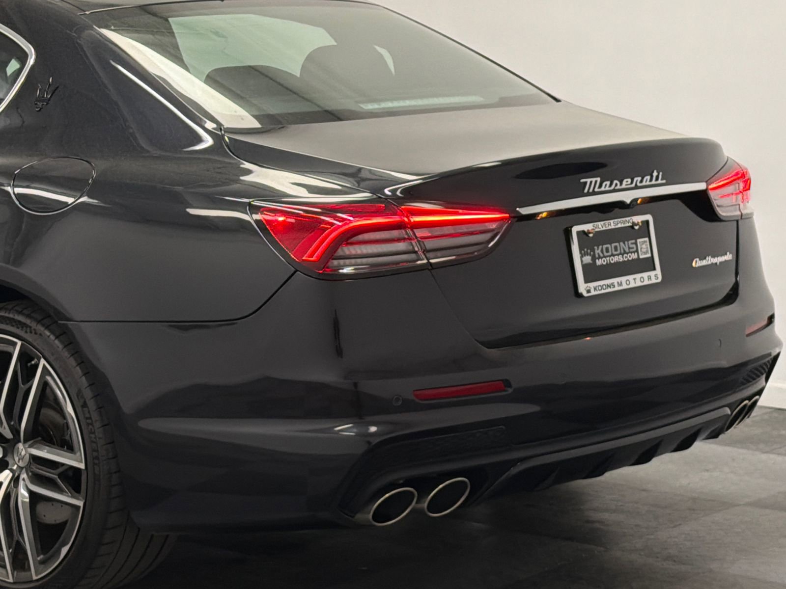 Used 2022 Maserati Quattroporte Modena image 7