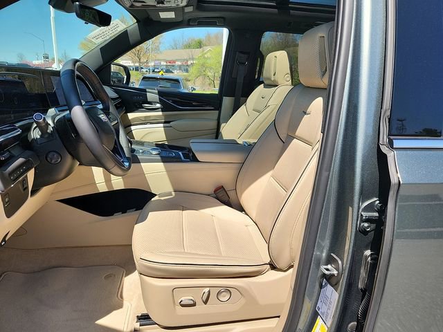 Certified 2024 Cadillac Escalade Premium Luxury w/ LPO, Floor Liner Package AWD/4WD image 13
