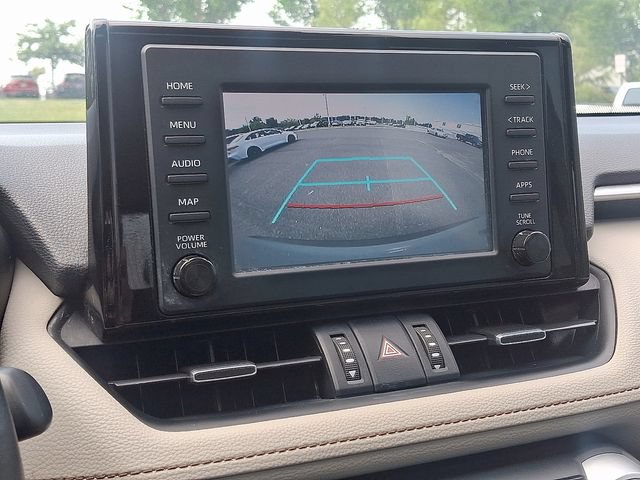 Used 2019 Toyota RAV4 XLE Premium w/ Cold Weather Package AWD/4WD image 18