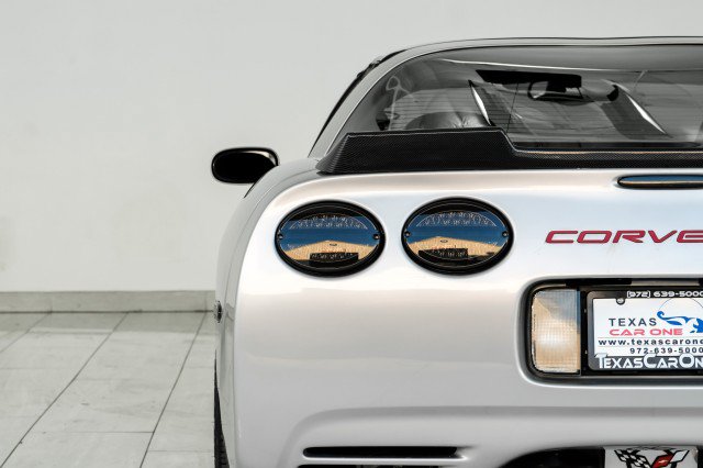 Used 2004 Chevrolet Corvette Coupe w/ Preferred Equipment Group RWD image 32
