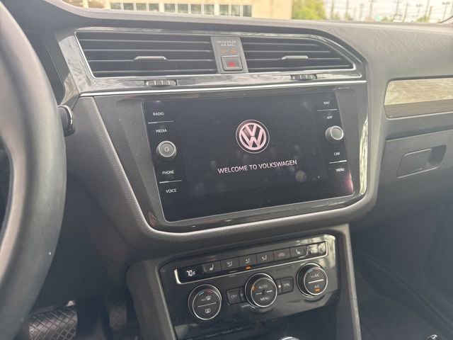 Used 2018 Volkswagen Tiguan SEL FWD image 12