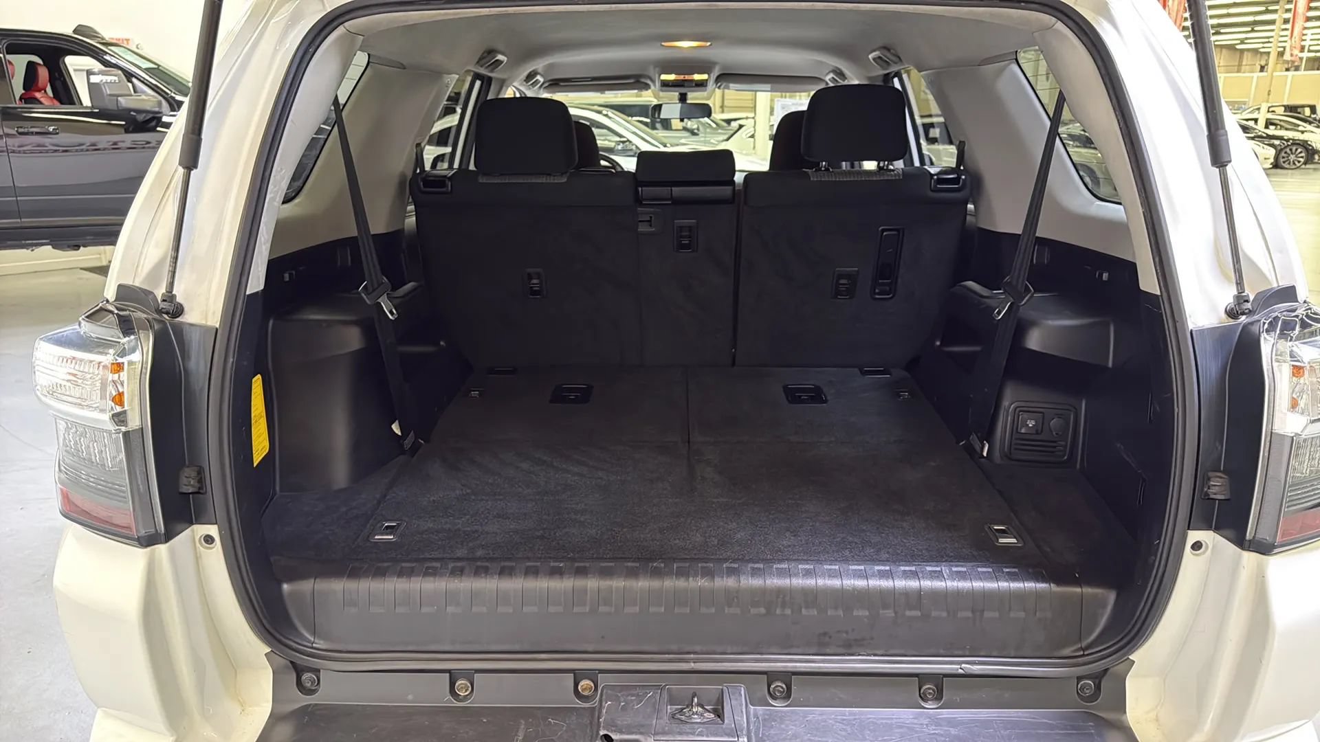 Used 2018 Toyota 4Runner SR5 RWD image 23