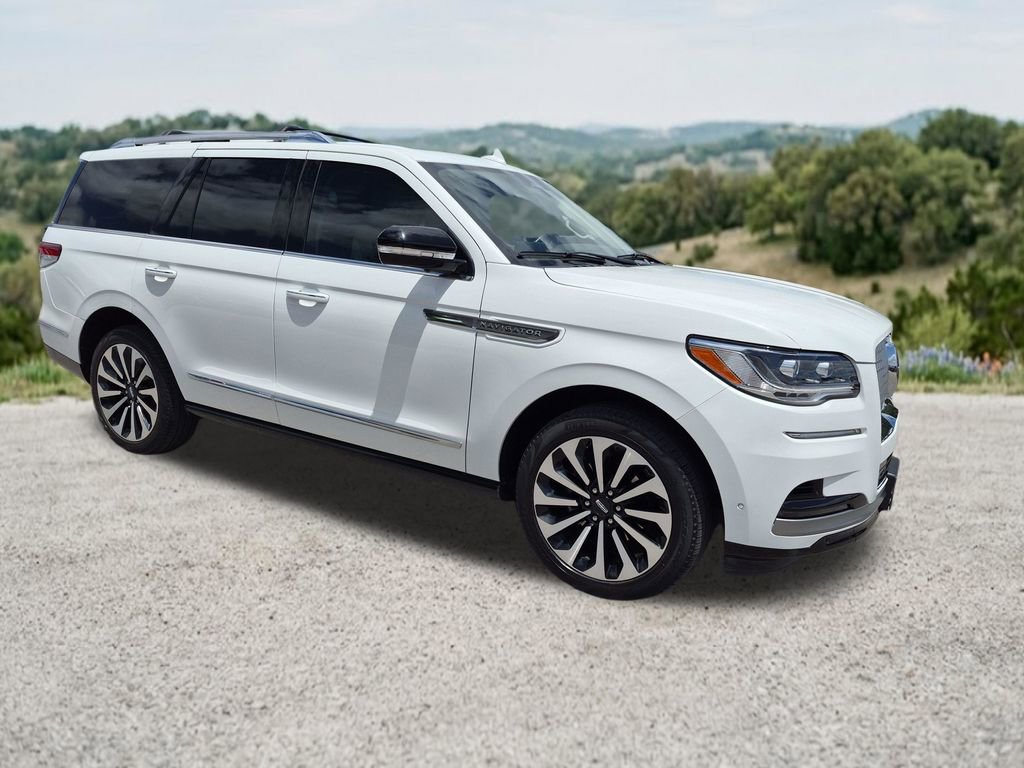 Used 2023 Lincoln Navigator Reserve AWD/4WD image 1