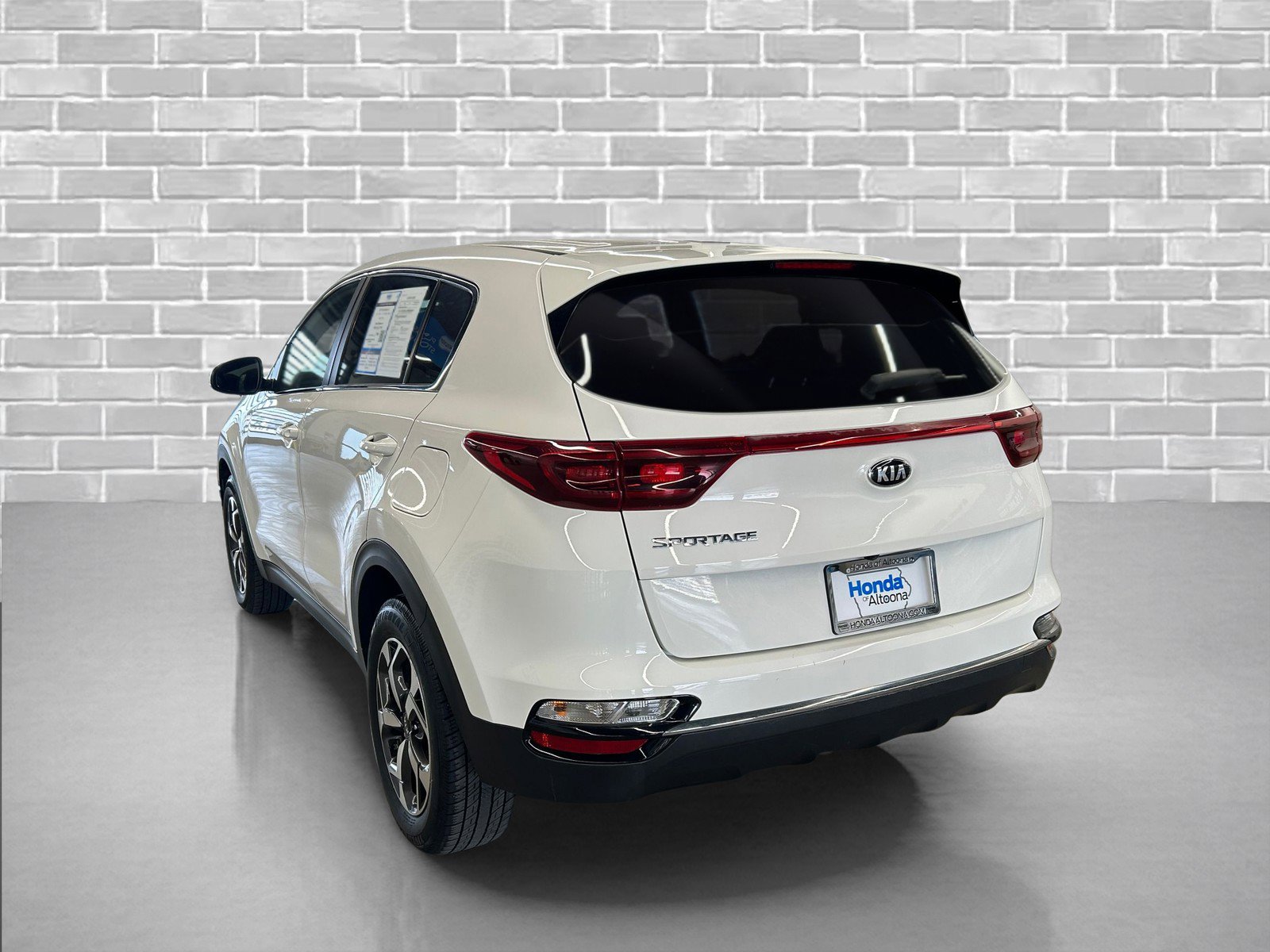 Used 2020 Kia Sportage LX image 3