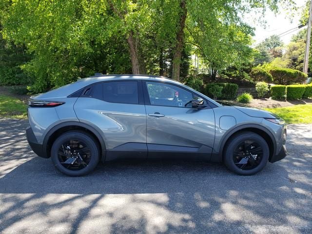New 2026 Subaru Uncharted AWD image 2