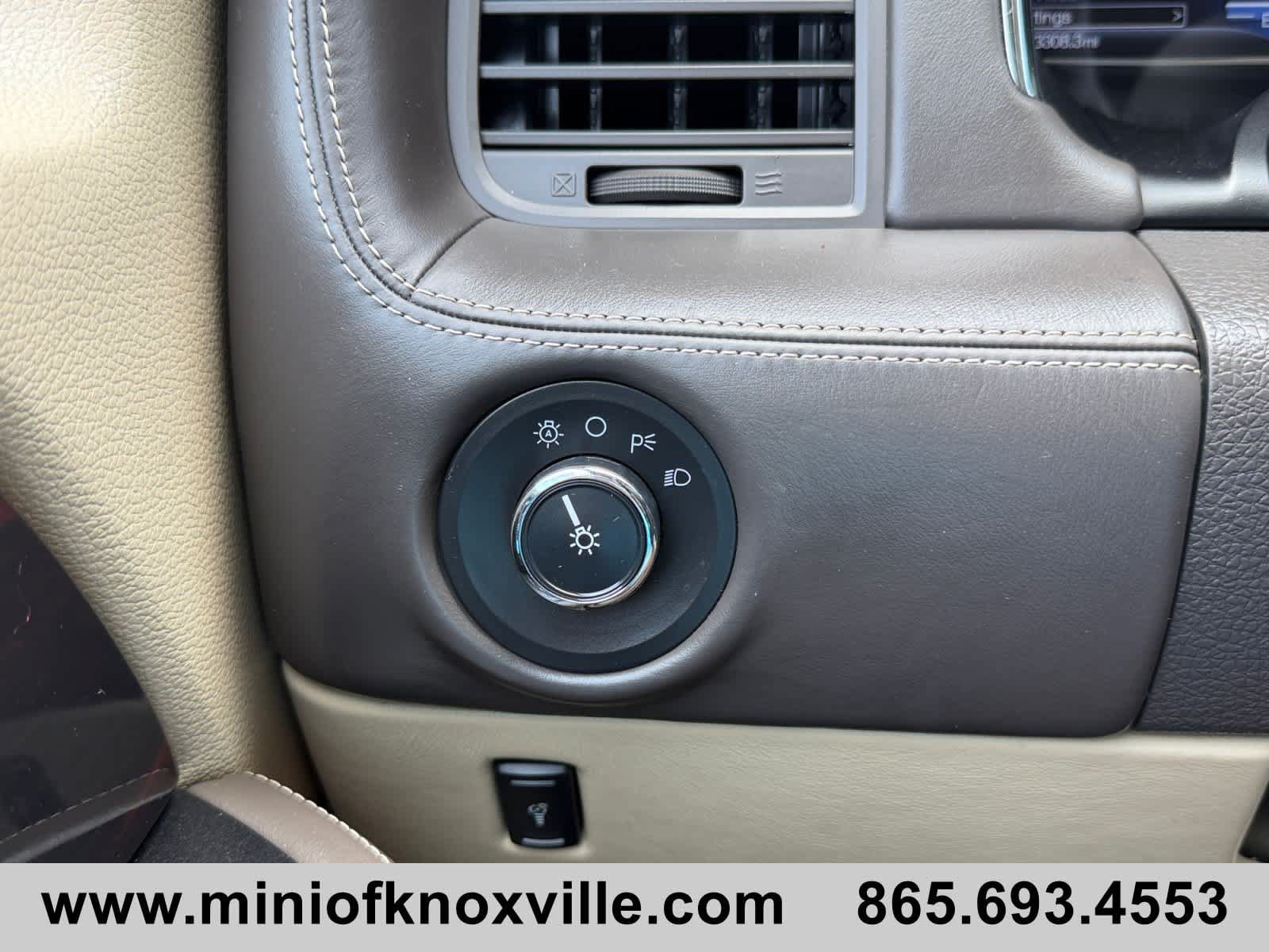 Used 2017 Lincoln Navigator Reserve AWD/4WD image 24