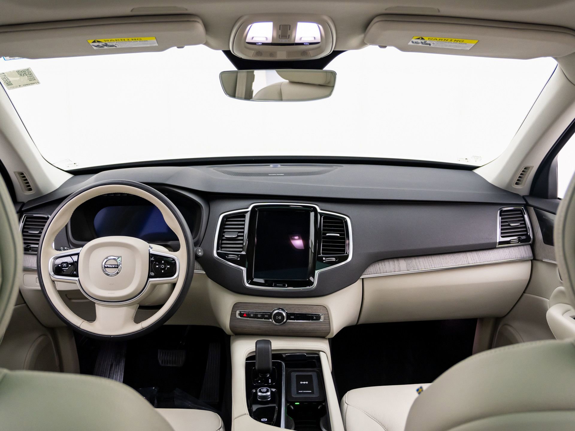 Used 2023 Volvo XC90 T8 Plus w/ Protection Package Premier image 10