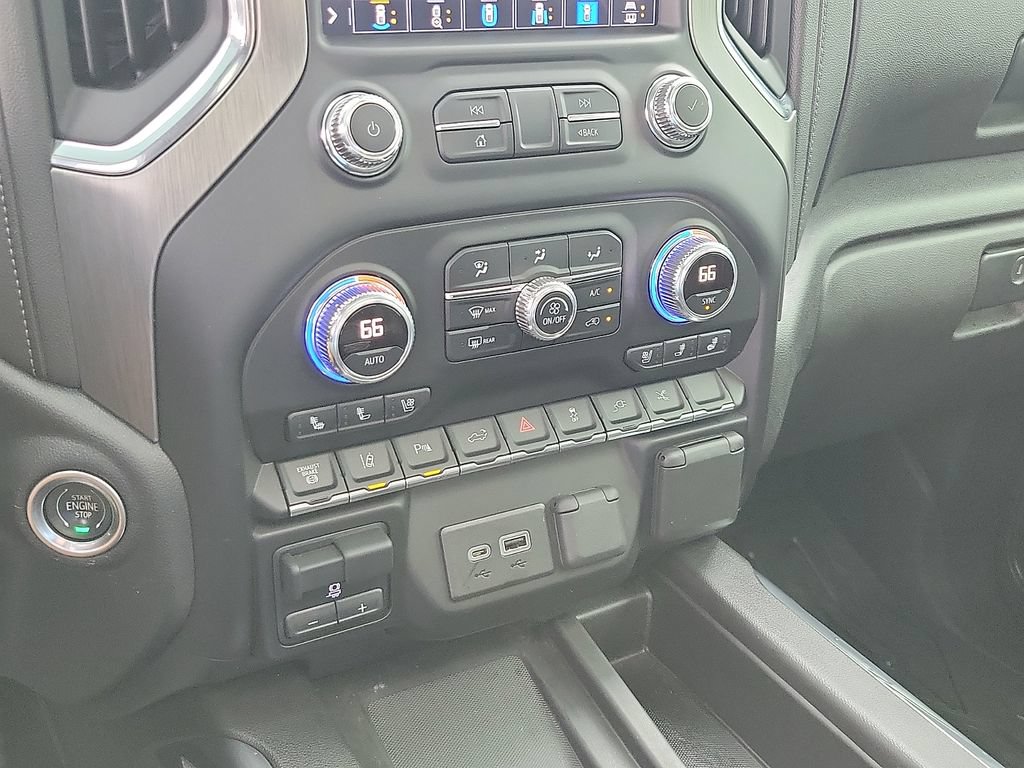 Used 2022 GMC Sierra 3500 Denali w/ Denali Ultimate Package AWD/4WD image 17