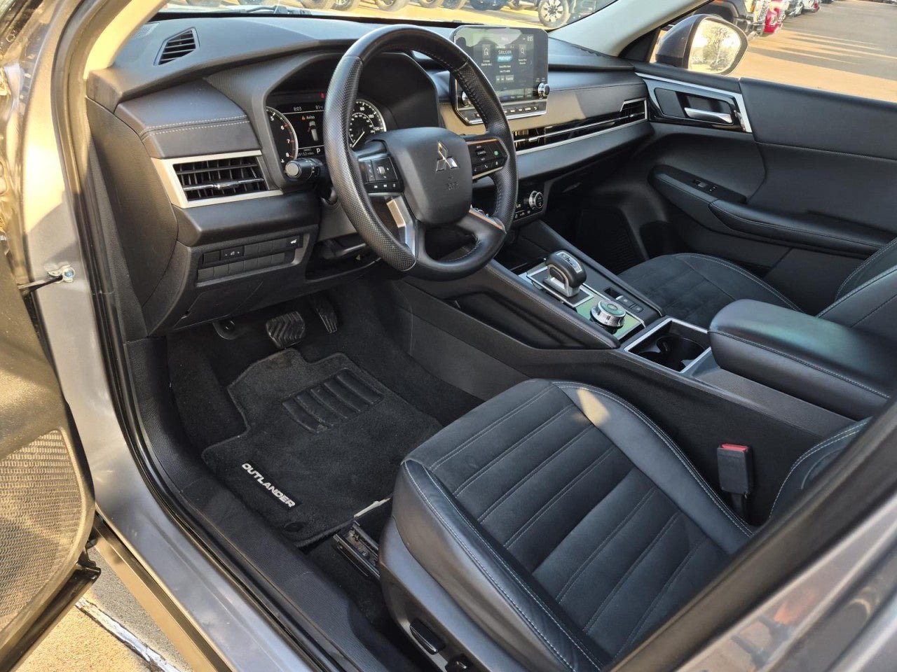Used 2023 Mitsubishi Outlander SE AWD/4WD image 13