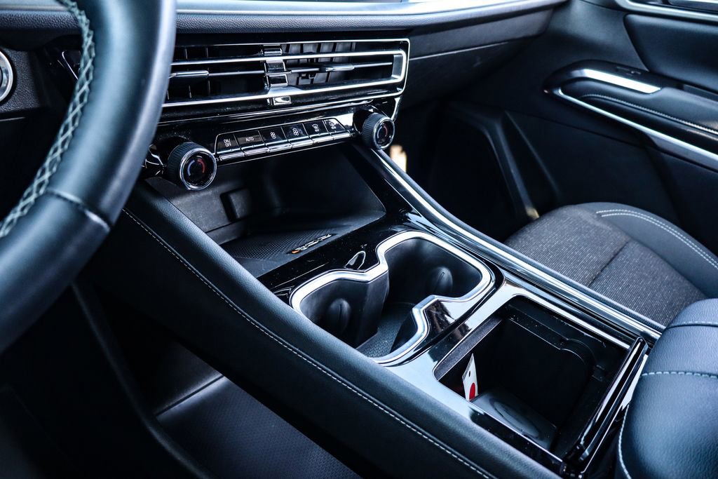 Certified 2024 Chevrolet Traverse LT image 32