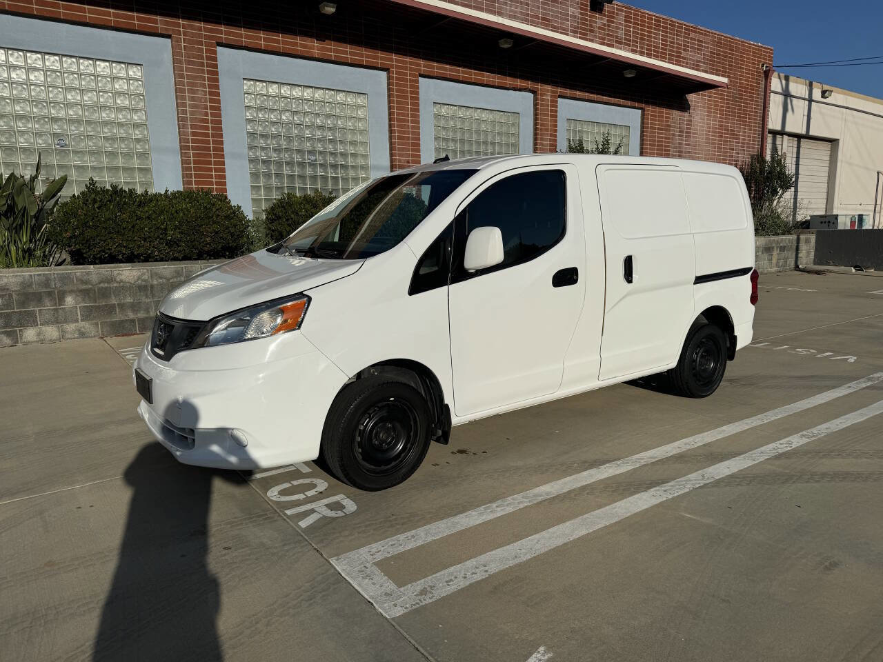 Used 2019 Nissan NV200 SV w/ Navigation Package image 2
