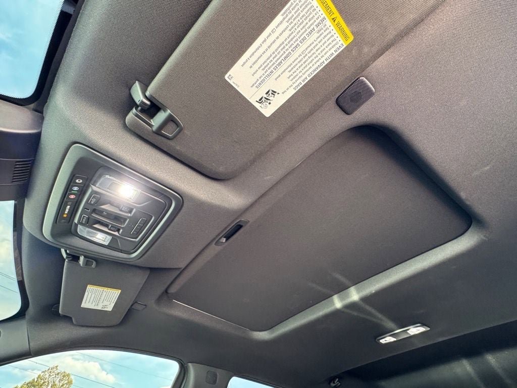 Used 2022 Chevrolet Silverado 1500 ZR2 w/ Technology Package image 23