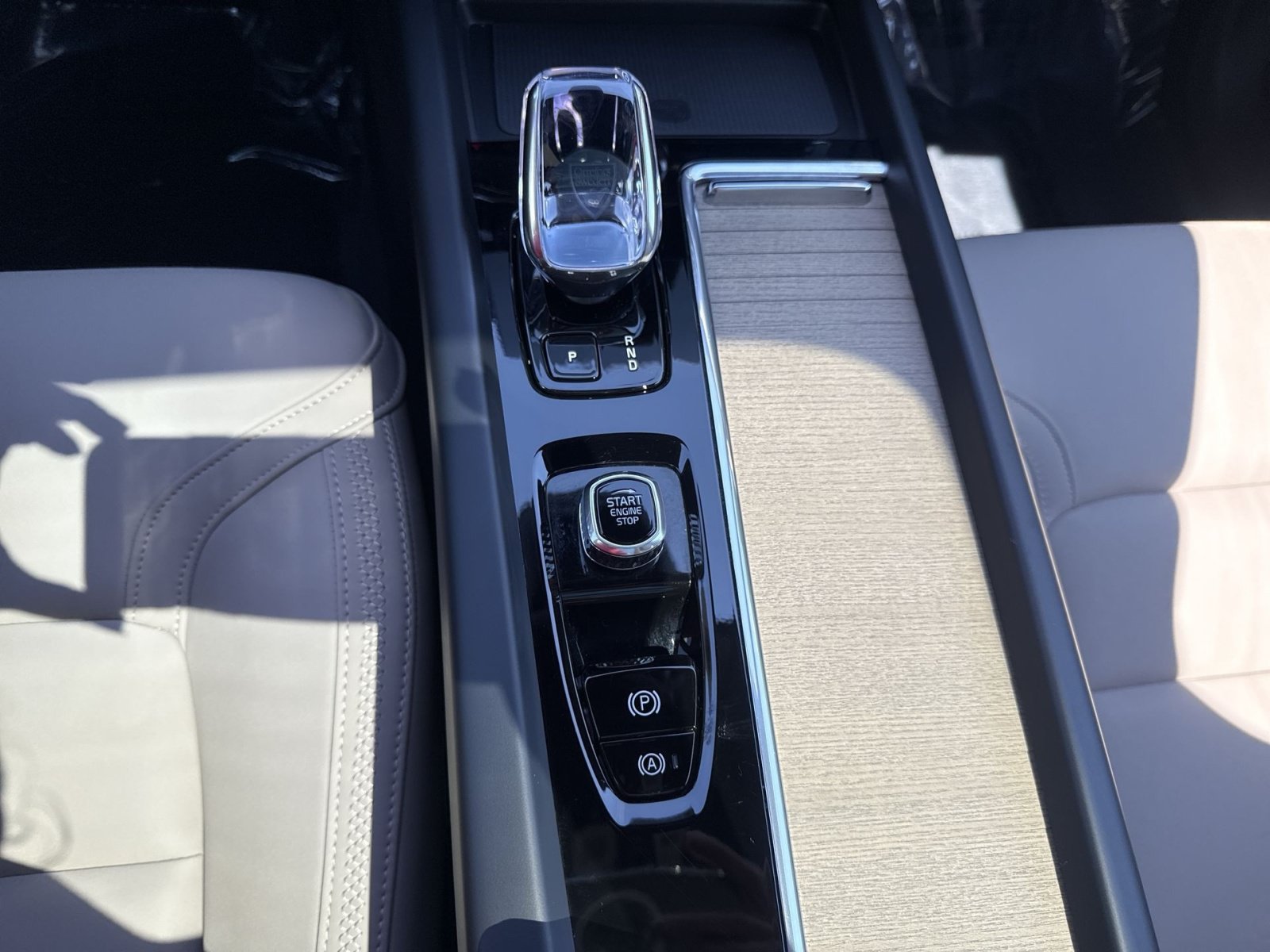 New 2026 Volvo XC60 B5 Plus w/ Protection Package Premier AWD/4WD image 30