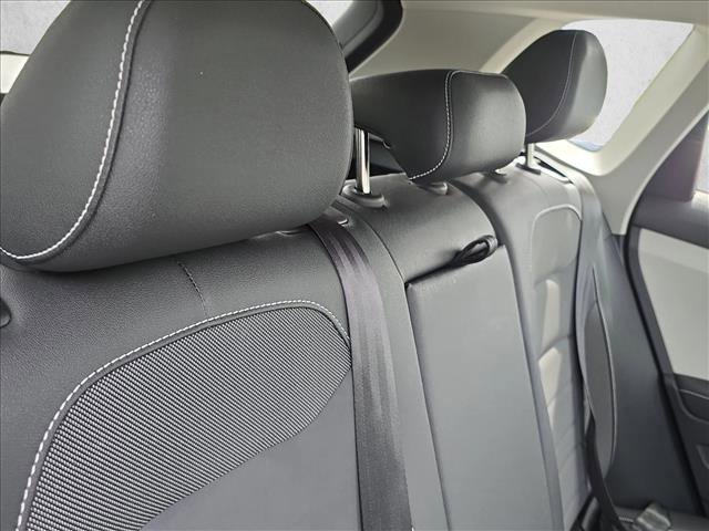 Used 2025 Volkswagen Taos SE image 19