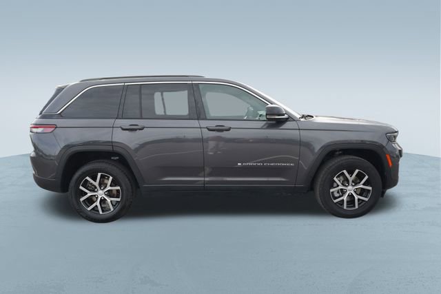 Used 2024 Jeep Grand Cherokee Limited image 9