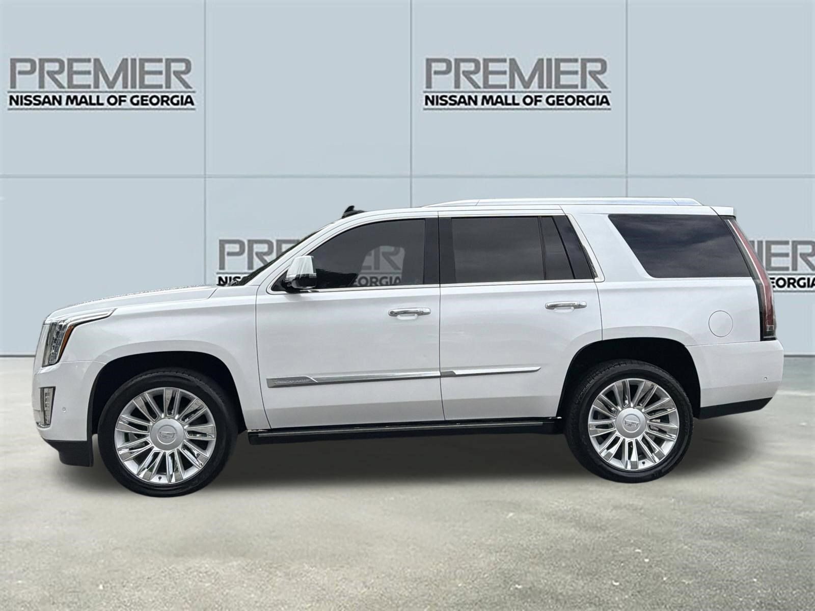 Used 2017 Cadillac Escalade Platinum AWD/4WD image 28