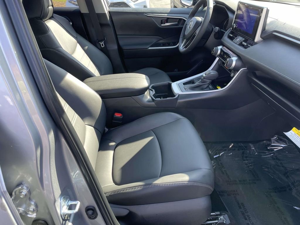 Used 2025 Toyota RAV4 XLE Premium image 48