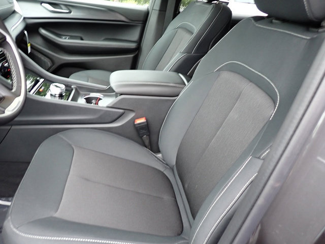 New 2024 Jeep Grand Cherokee L Laredo AWD/4WD image 12