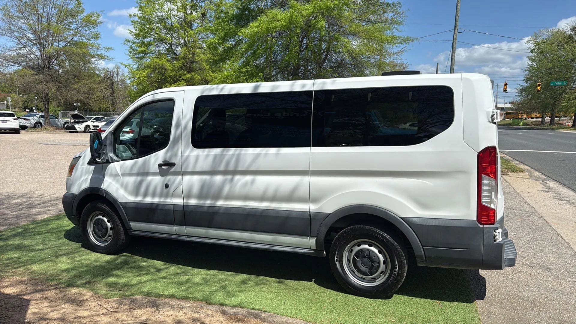 Used 2017 Ford Transit 150 XL RWD image 5