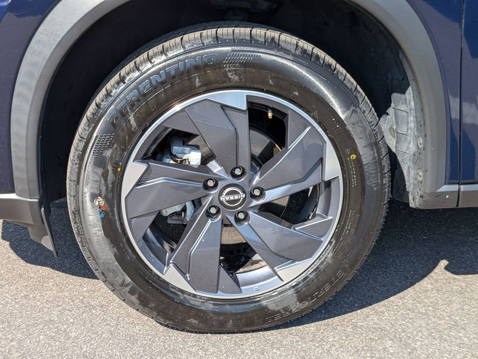 Used 2024 Nissan Rogue SV FWD image 10