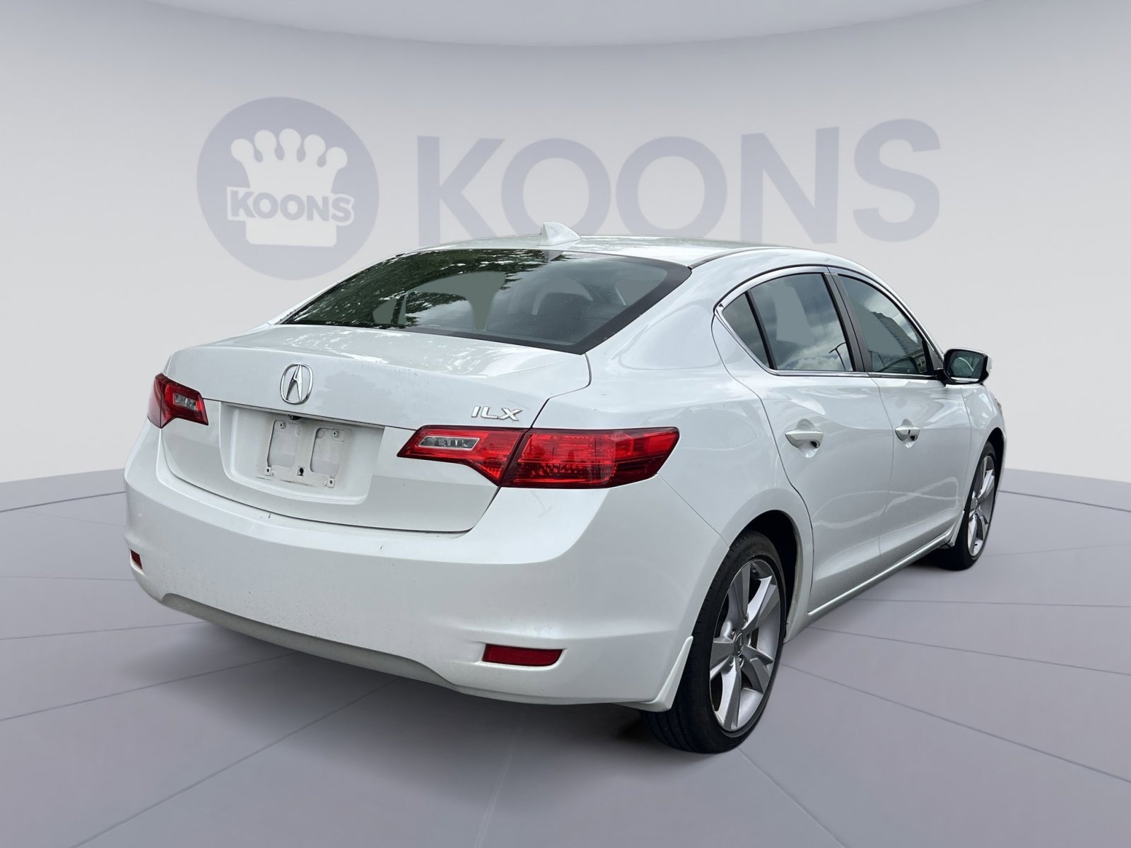 Used 2015 Acura ILX w/ Technology Package FWD image 5