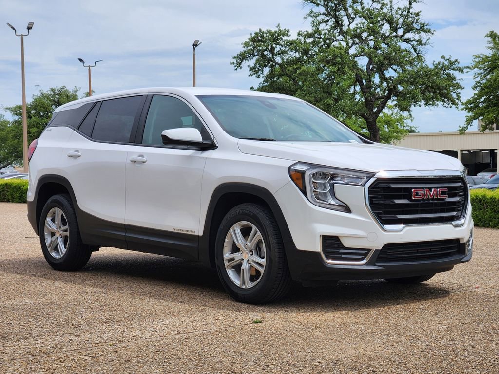 Used 2024 GMC Terrain SLE FWD image 3