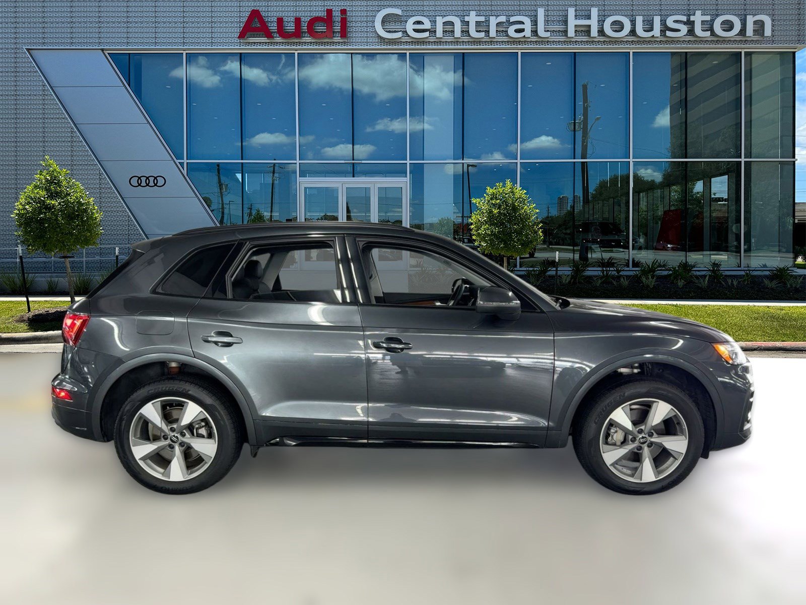 Certified 2024 Audi Q5 2.0T Premium Plus image 8