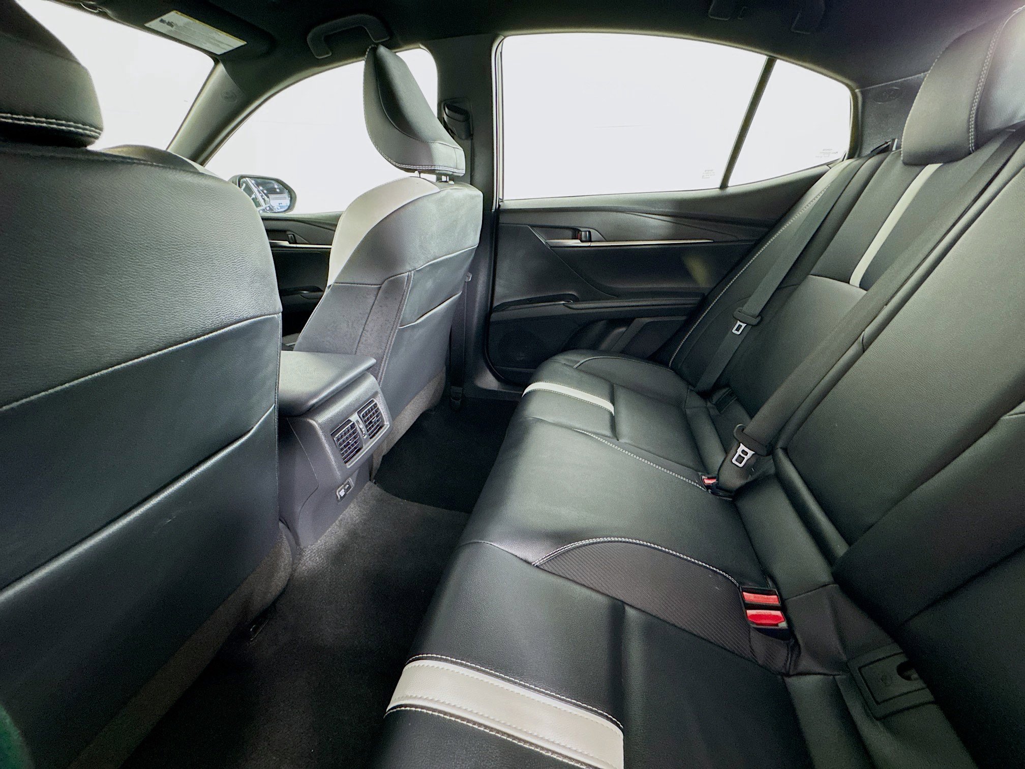 Used 2026 Toyota Camry SE FWD image 24