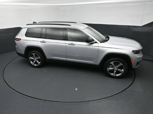 Used 2025 Jeep Grand Cherokee L Limited AWD/4WD image 15