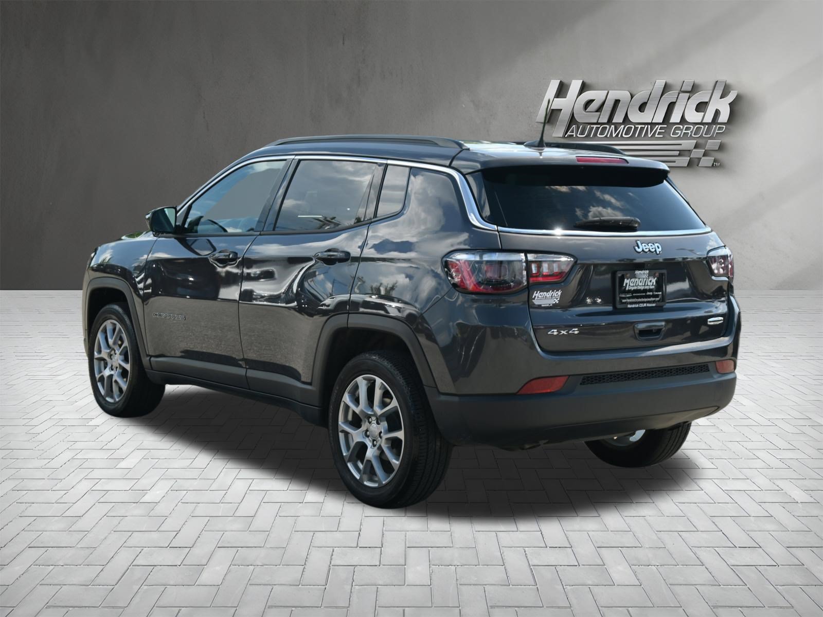 Used 2024 Jeep Compass Latitude AWD/4WD image 8
