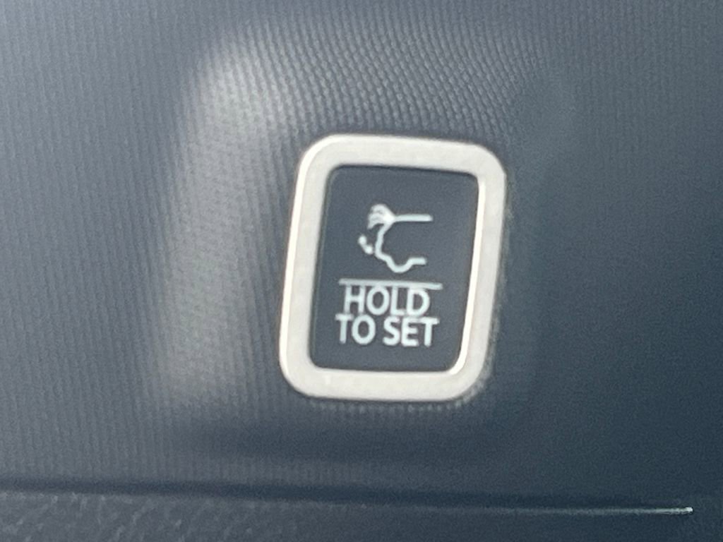 New 2025 Jeep Grand Cherokee Altitude image 27