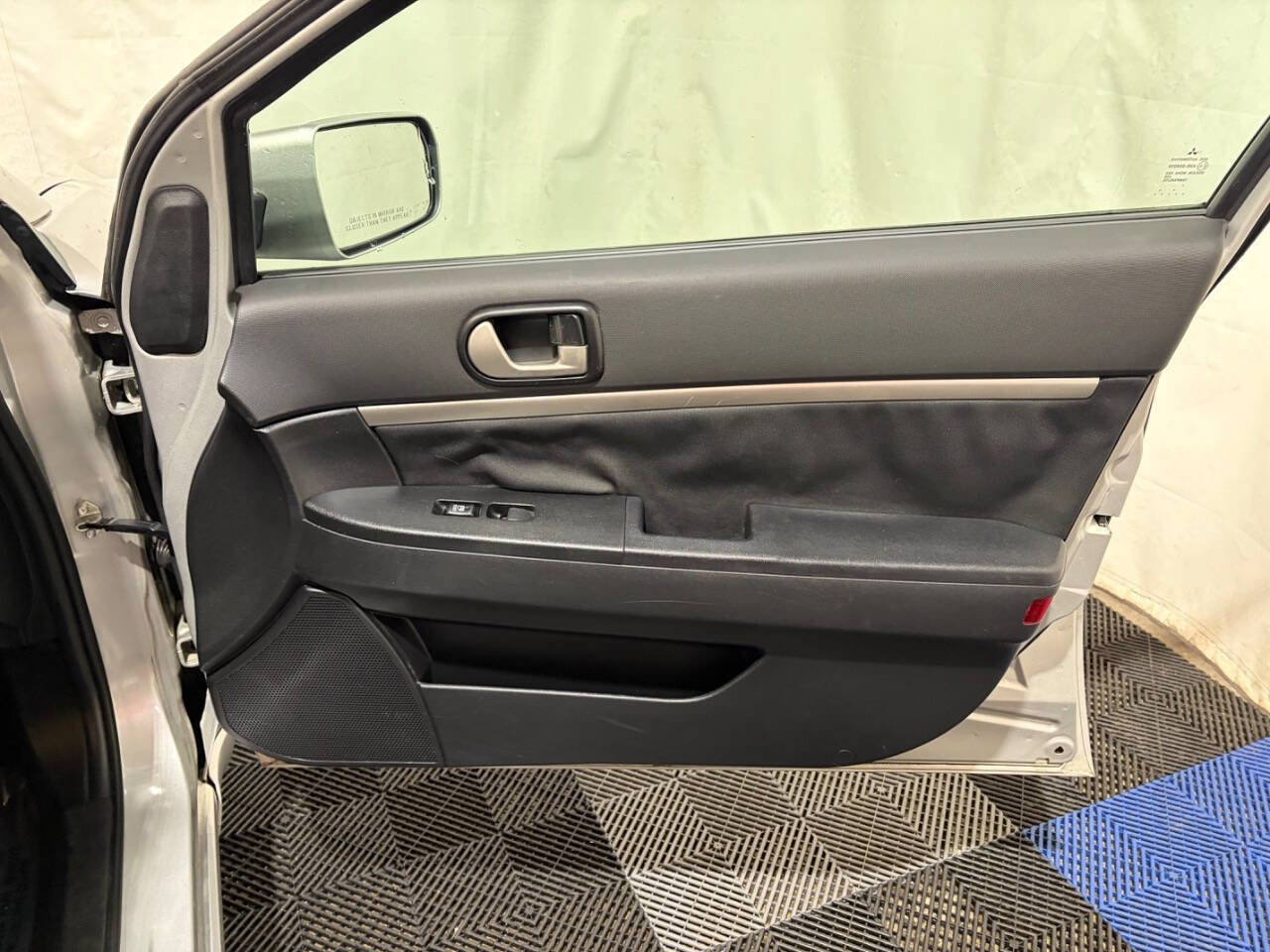 Used 2012 Mitsubishi Galant FE image 12