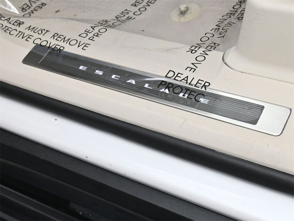 Used 2022 Cadillac Escalade ESV Premium Luxury Platinum image 21