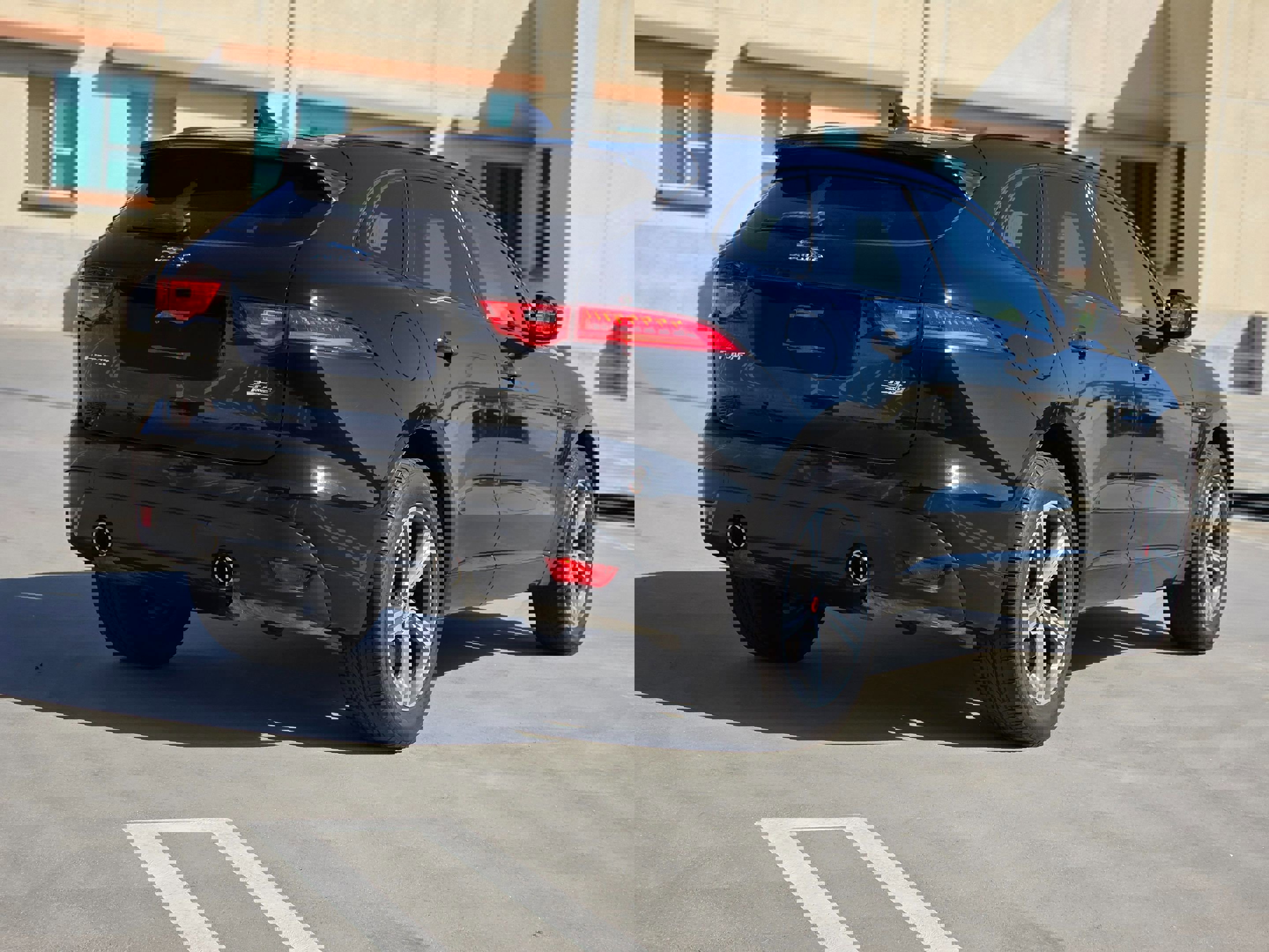 Used 2017 Jaguar F-PACE R-Sport AWD/4WD image 7