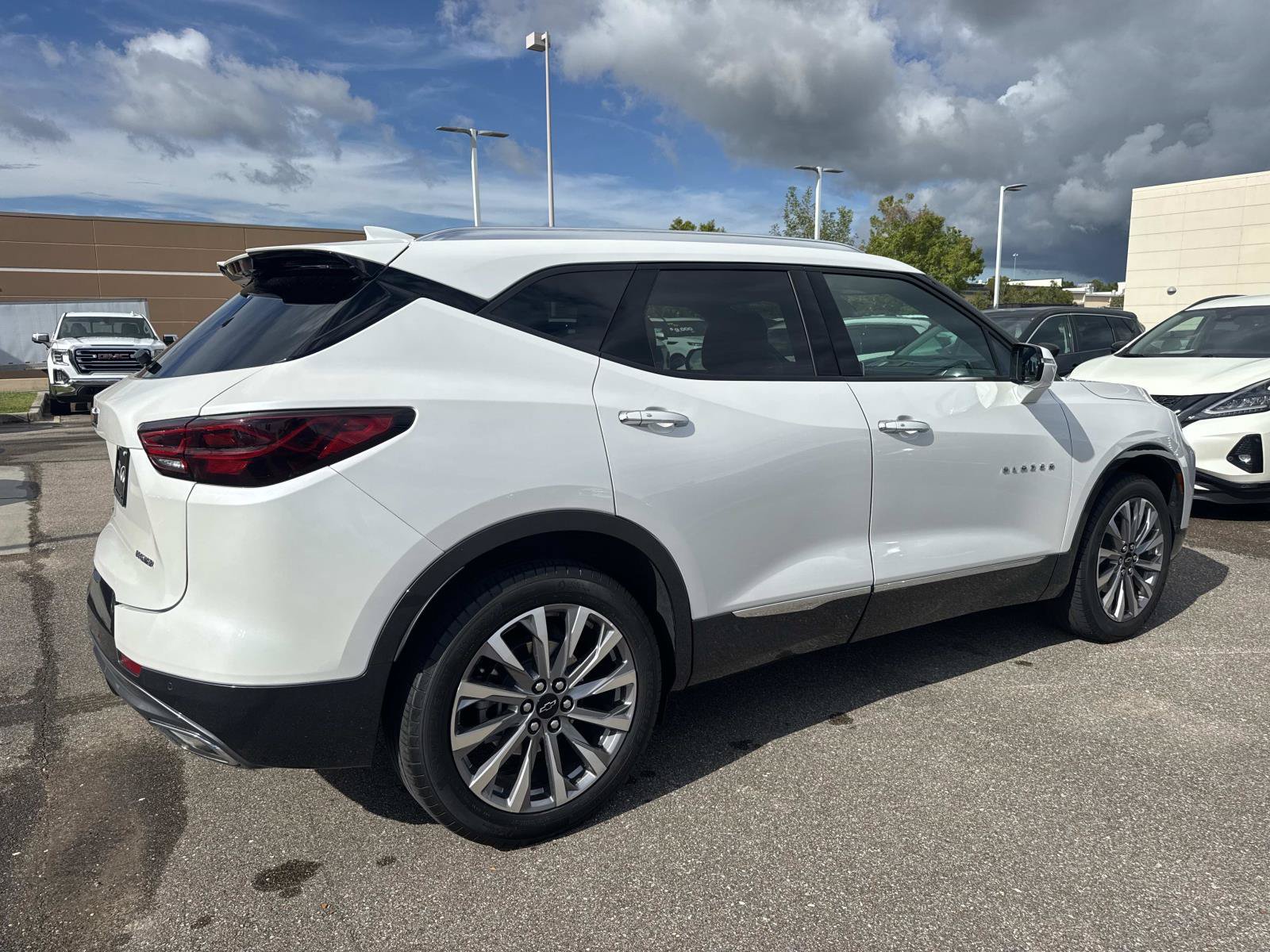 Used 2023 Chevrolet Blazer Premier w/ Enhanced Convenience Package FWD image 6